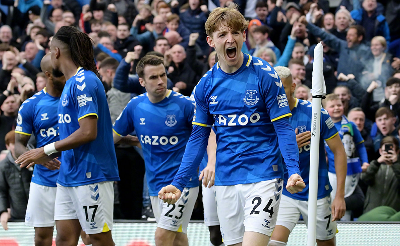 观战台：枪手苦战维拉+曼城遇黑马 梅西冲击生涯第47冠（前瞻：阿森纳鏖战维拉，曼城对阵黑马，梅西冲击生涯第47冠）