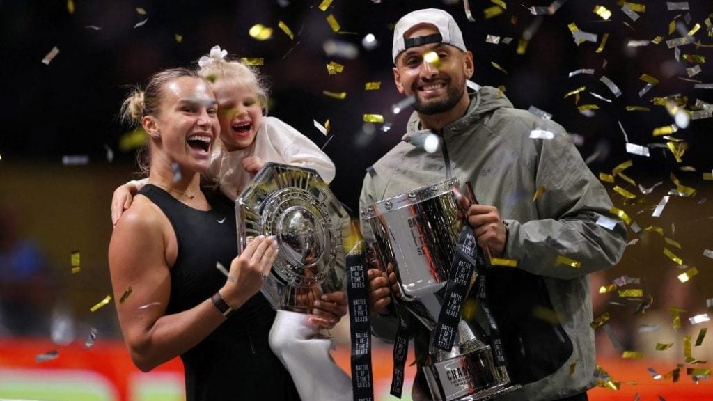 侯森：真不想看到一次次从门里捡球了；我们离不了球迷的支持（侯森：不愿再频繁从网中捞球，我们离不开球迷的支持）