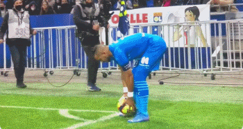 吉拉尔迪：能首发我感到非常高兴，罗马的目标是赢得欧联杯