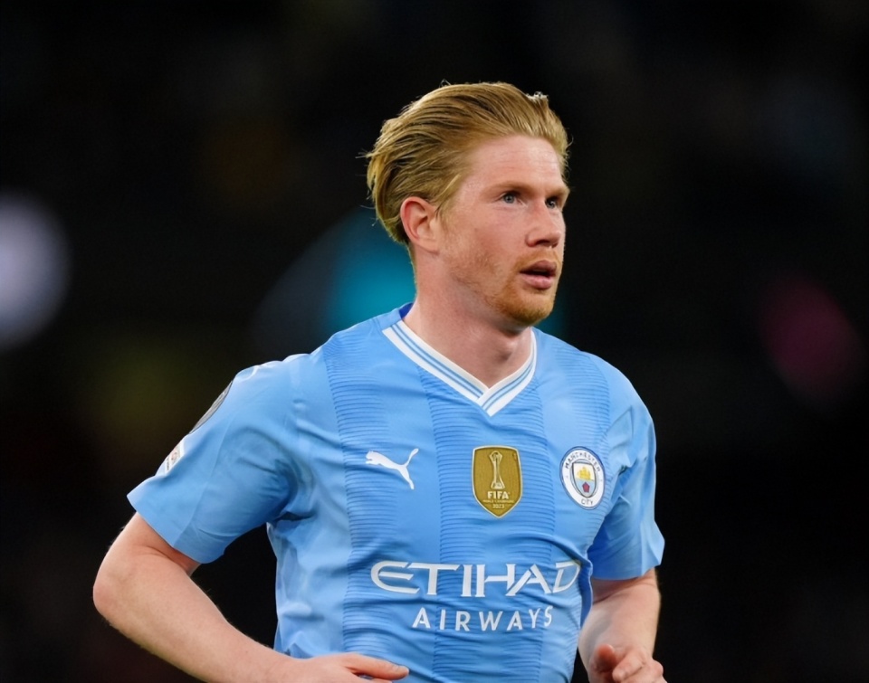 曼联卖齐尔克泽计划曝光，罗马欲打包他和桑乔！夏窗可5000万签塞门约（曝曼联拟出售齐尔克泽，罗马盼打包他与桑乔；今夏5000万可签塞门约）