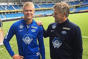 巴萨第六次欧冠单场上半时染红，阿劳霍两度上榜（欧冠赛场巴萨第六次上半场吃红牌，阿劳霍两度在列）