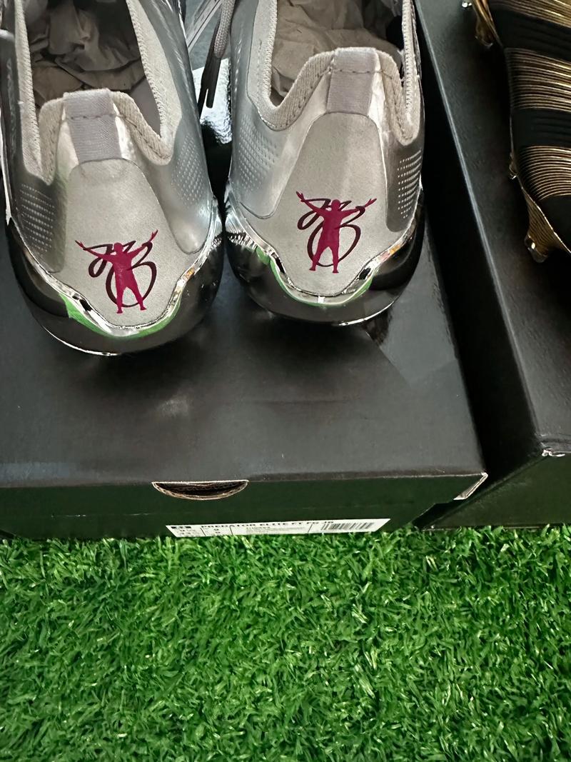 罗马诺：弗拉霍维奇与尤文谈续约无任何进展，拜仁也暂停追求（罗马诺：尤文与弗拉霍维奇续约谈判停滞，拜仁暂缓追逐）