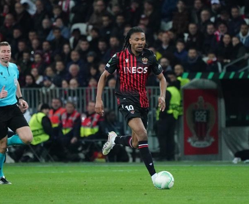 ATP总决赛第4日综述：辛纳两连胜提前晋级，谢尔顿遭逆转无缘四强（ATP年终总决赛第4日快评：辛纳两连胜锁定晋级，谢尔顿被逆转止步小组赛）