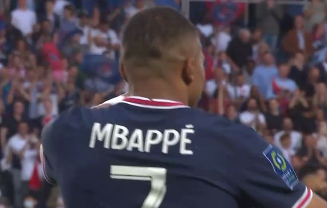 17岁290天，卡尔成为欧冠历史连续3场进球最年轻的球员（17岁290天！卡尔成欧冠史上最年轻的连续三场进球者）