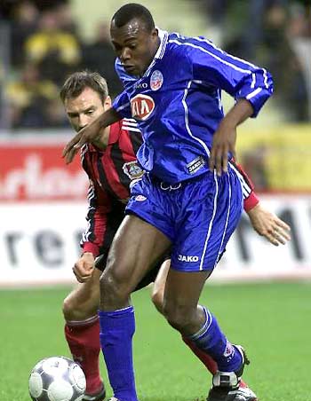 法尔克：凯恩与拜仁愿意续约至2028年，他愿意世界杯后再谈（法尔克：凯恩与拜仁愿续约至2028，谈判推迟至世界杯后）