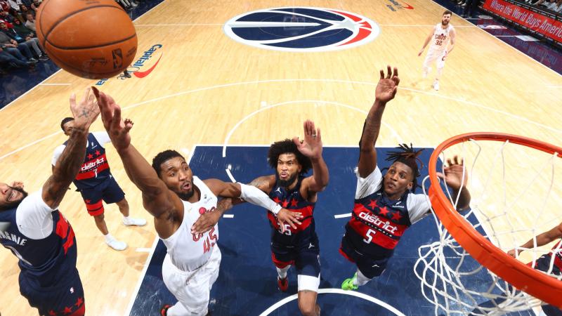 火箭3分不敌掘金，谢泼德半场大暴走，申京对位约基奇完败（掘金3分险胜火箭，谢泼德半场狂飙，申京对位约基奇落下风）