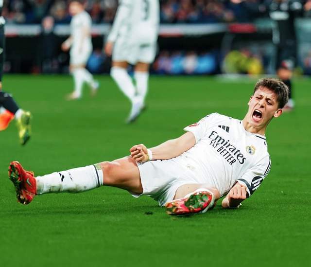 记者：狼队和塞维谈妥1700万欧签胡安卢，但球员想去那不勒斯（记者：狼队已与塞维利亚谈妥1700万欧引进胡安卢，但球员更倾向加盟那不勒斯）